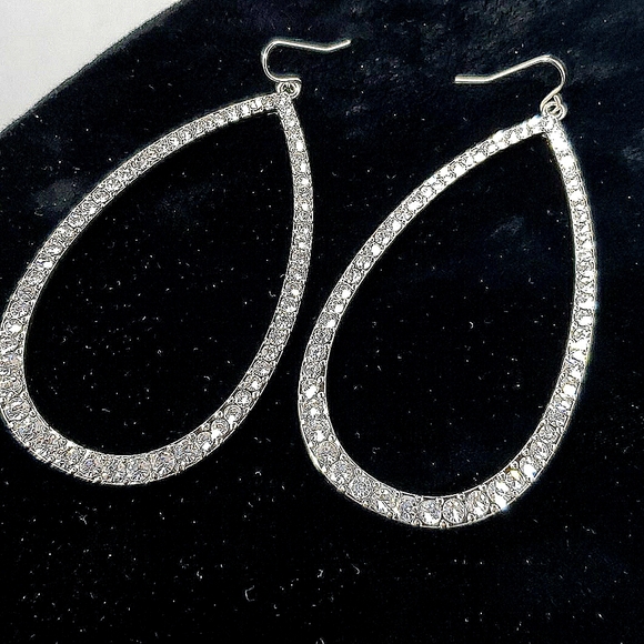 Charming Charlie  tear drop silver rhinestone Fish hook earrings - Picture 3 of 3
